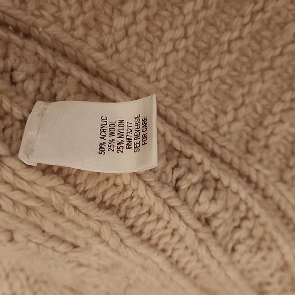 Sweater - Picture 5 of 6